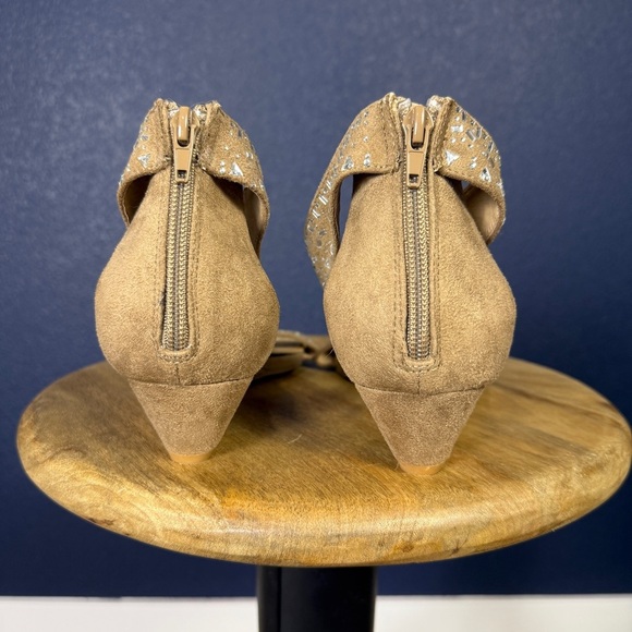 Cloudwalkers NWOT “Holly” Embellished Tan Wedge Sandals, Size 10 WIDE - Picture 3 of 7